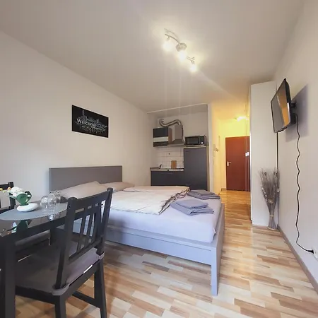 Zentrales Apartment Mit Balkon Und Parkplatz Trier Buitenkant foto