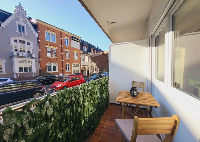 Zentrales Apartment Mit Balkon Und Parkplatz