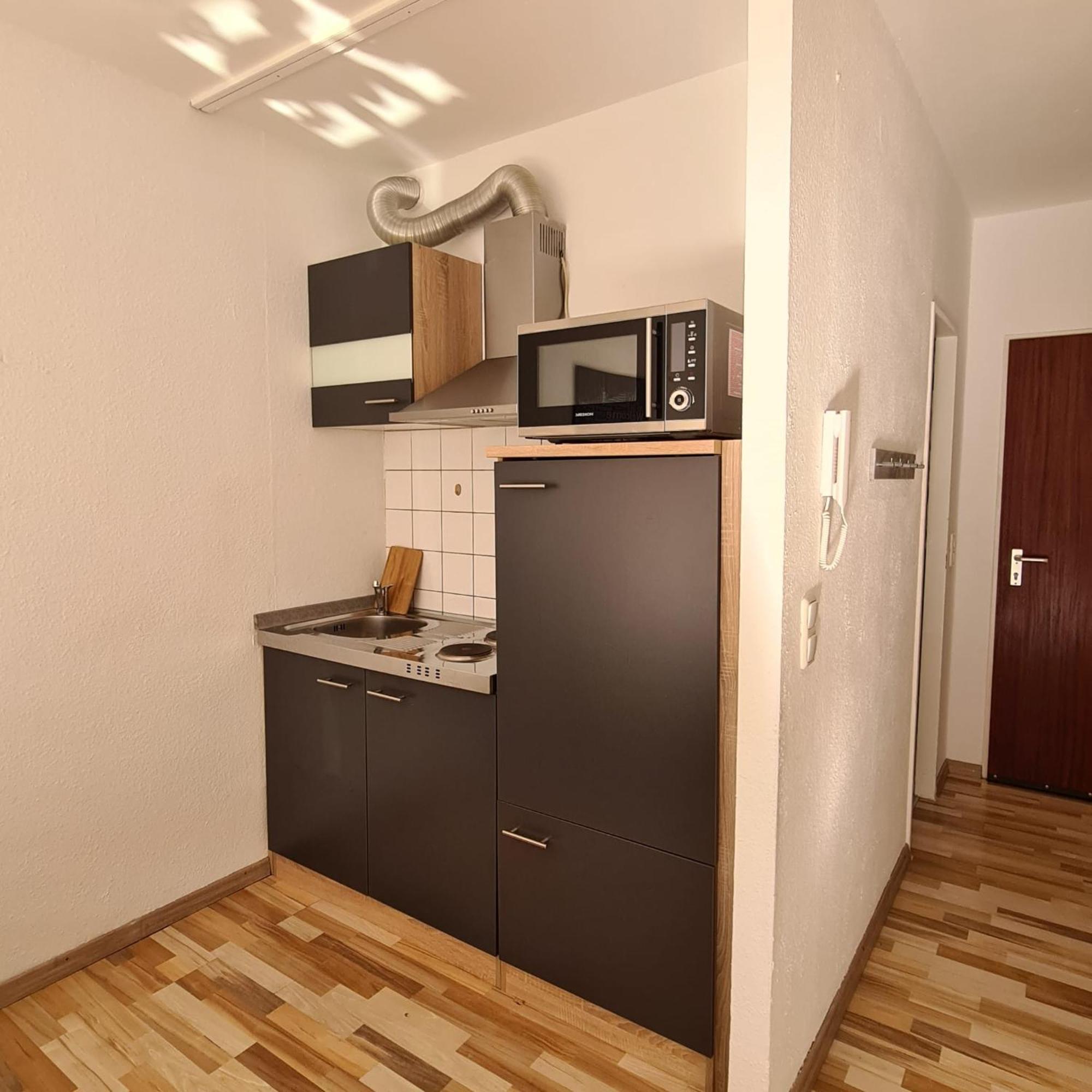 Zentrales Mit Balkon Und Parkplatz Apartment *